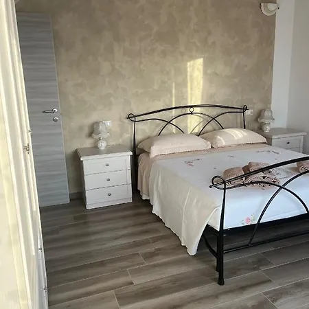 Πανσιόν Flora Di Capriata D'orba Predosa